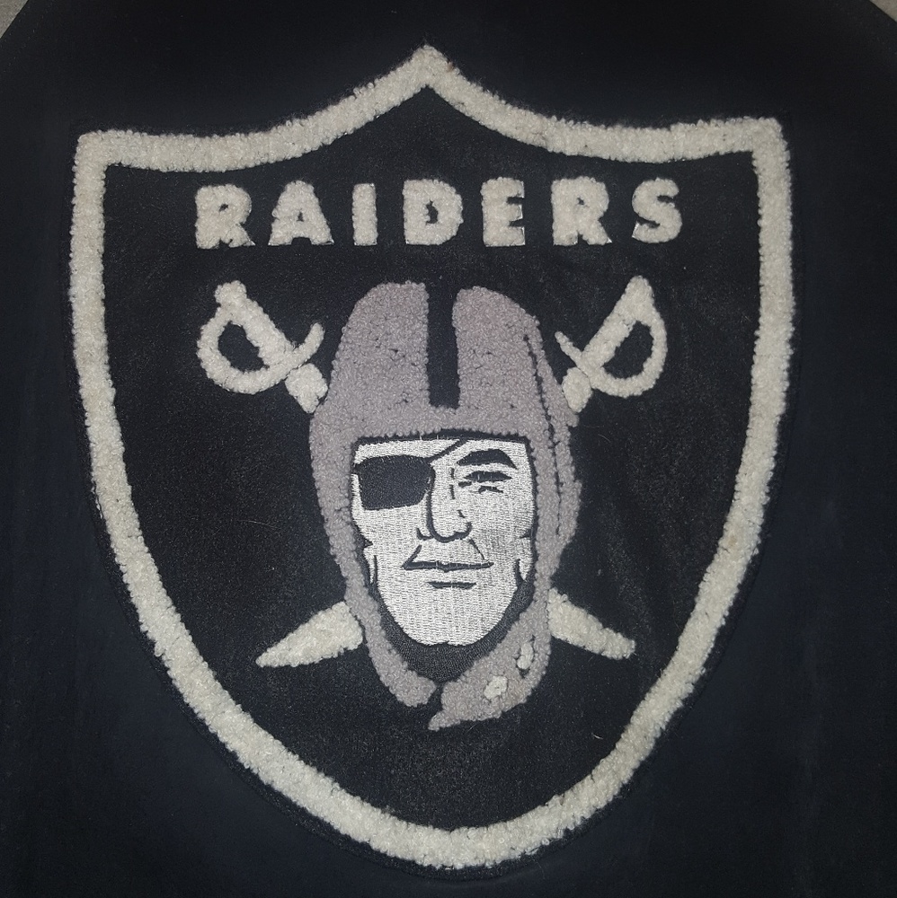 Oakland Raiders leather jacket SIZE MED